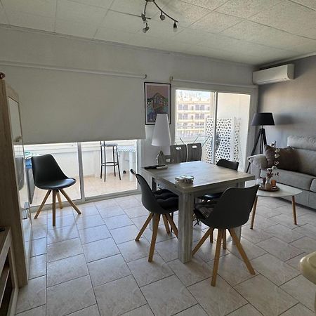 Appartement Premiere Ligne De Mer Avec Piscine روساس المظهر الخارجي الصورة