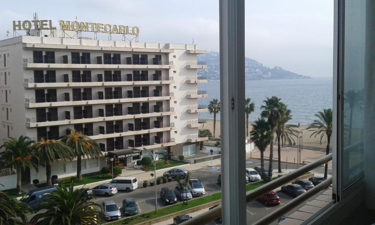 Appartement Premiere Ligne De Mer Avec Piscine روساس المظهر الخارجي الصورة
