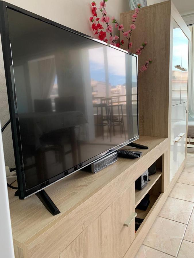 Appartement Premiere Ligne De Mer Avec Piscine روساس المظهر الخارجي الصورة
