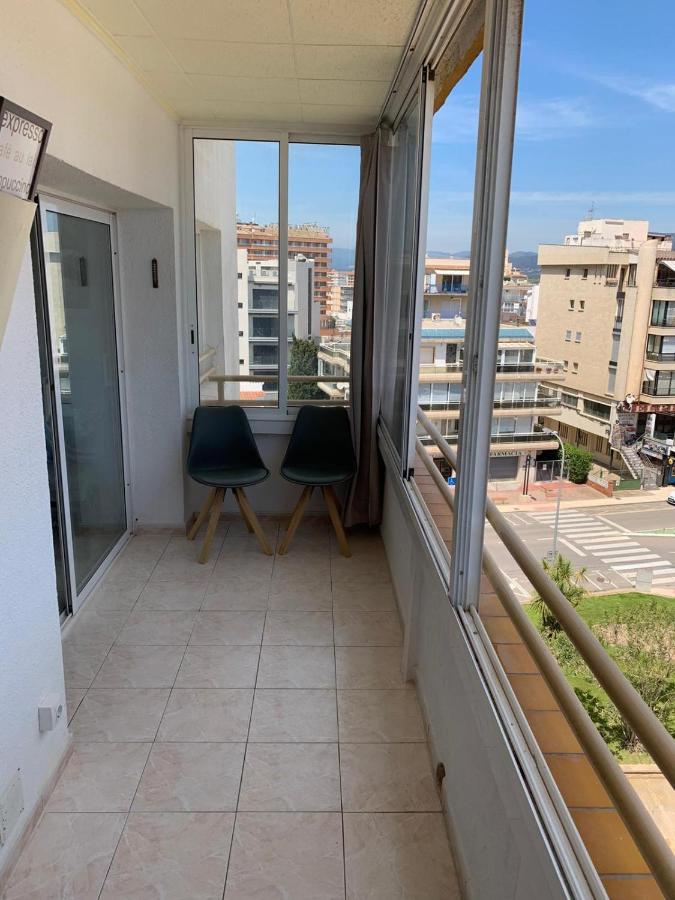 Appartement Premiere Ligne De Mer Avec Piscine روساس المظهر الخارجي الصورة