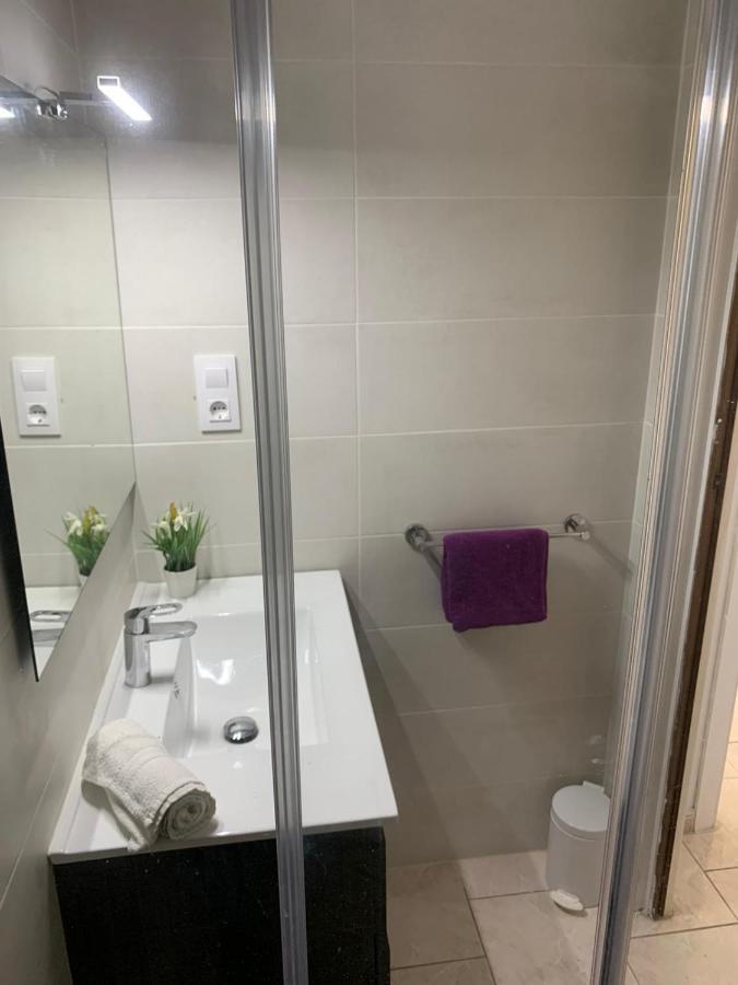 Appartement Premiere Ligne De Mer Avec Piscine روساس المظهر الخارجي الصورة