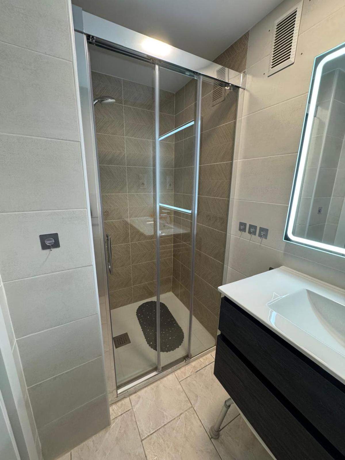 Appartement Premiere Ligne De Mer Avec Piscine روساس المظهر الخارجي الصورة